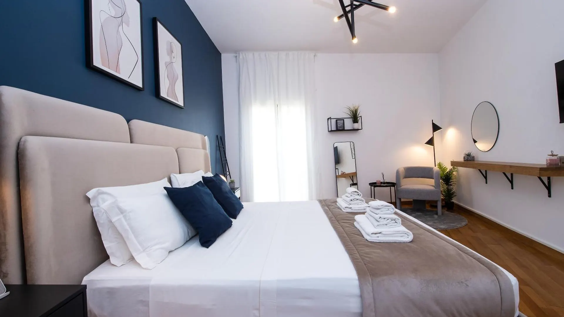 Fashionable Apartment Near Piazza Navona Rome