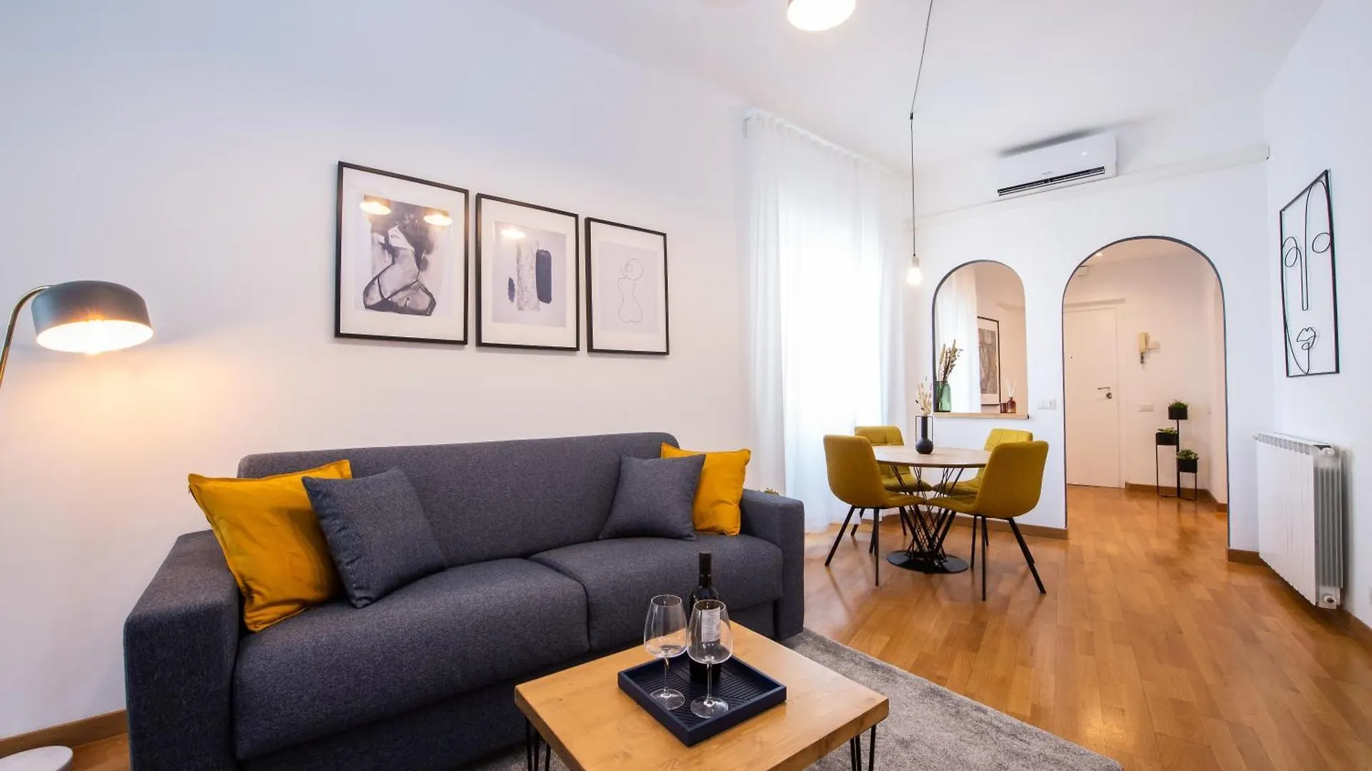 Fashionable Apartment Near Piazza Navona Rome
