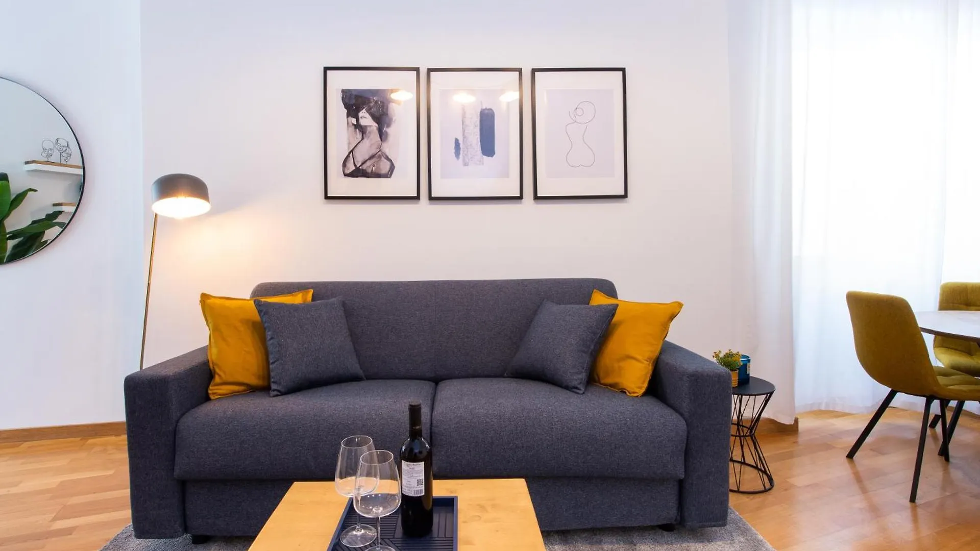 Fashionable Apartment Near Piazza Navona Rome
